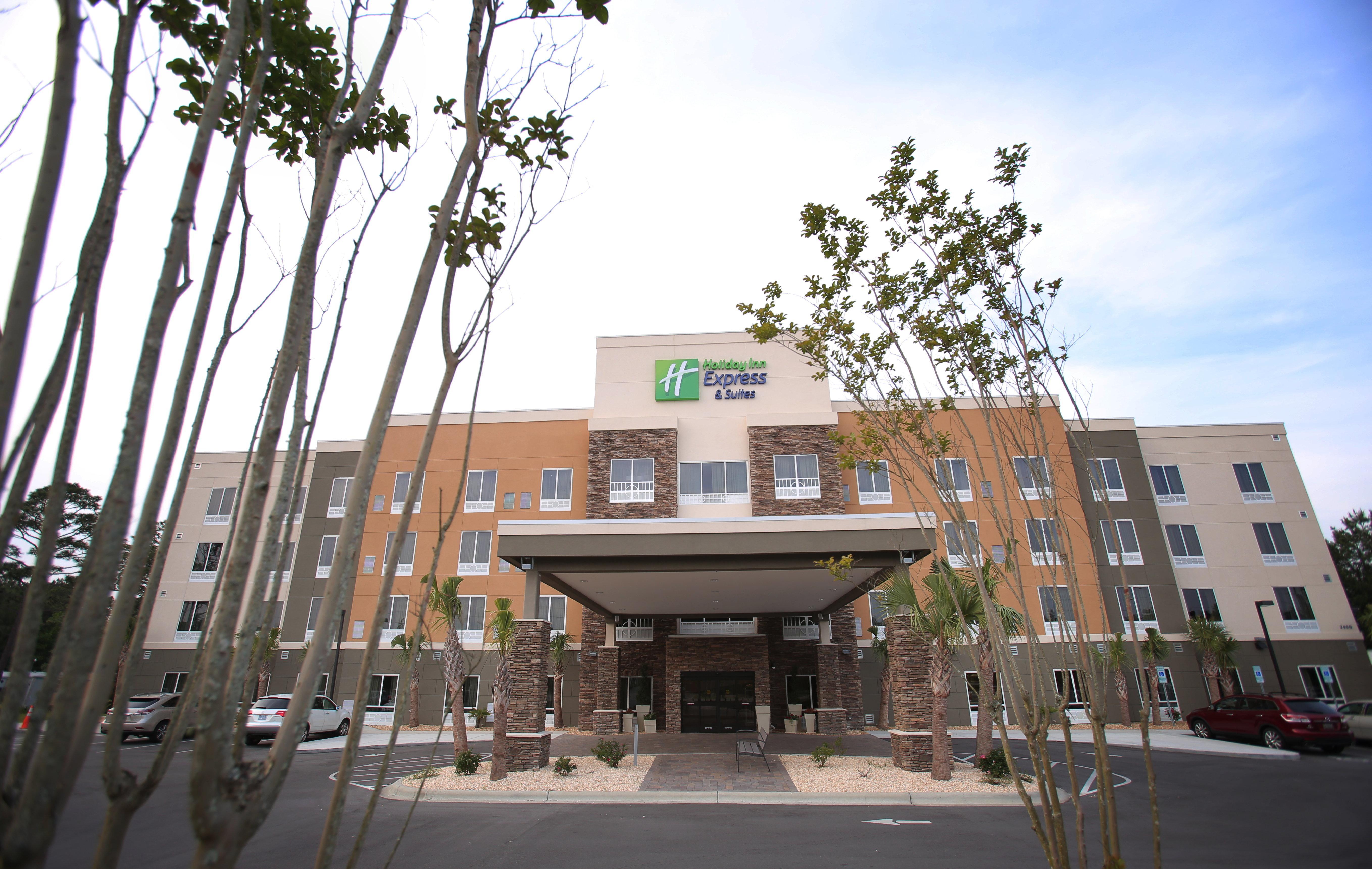 Holiday Inn Express & Suites Southport - Oak Island Area, An Ihg Hotel Exterior photo